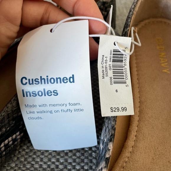 NWT Old Navy Snakeskin Loafers Size 6 - Picture 2 of 5